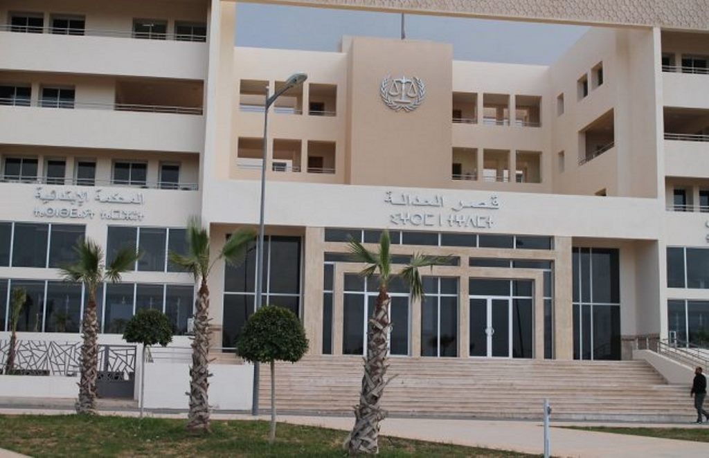استئنافية وجدة تعتبر عقود التبرع المحررة من طرف محامي بــاطلة (قرار حديث) استئنافية وجدة تعتبر عقود التبرع المحررة من طرف محامي بــاطلة (قرار حديث)